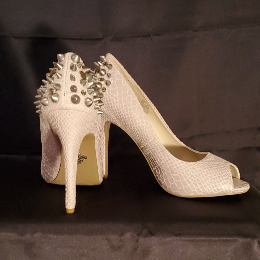 Vera Wang Unique Studded Pumps